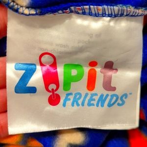 Zipit Friends twin size bedding